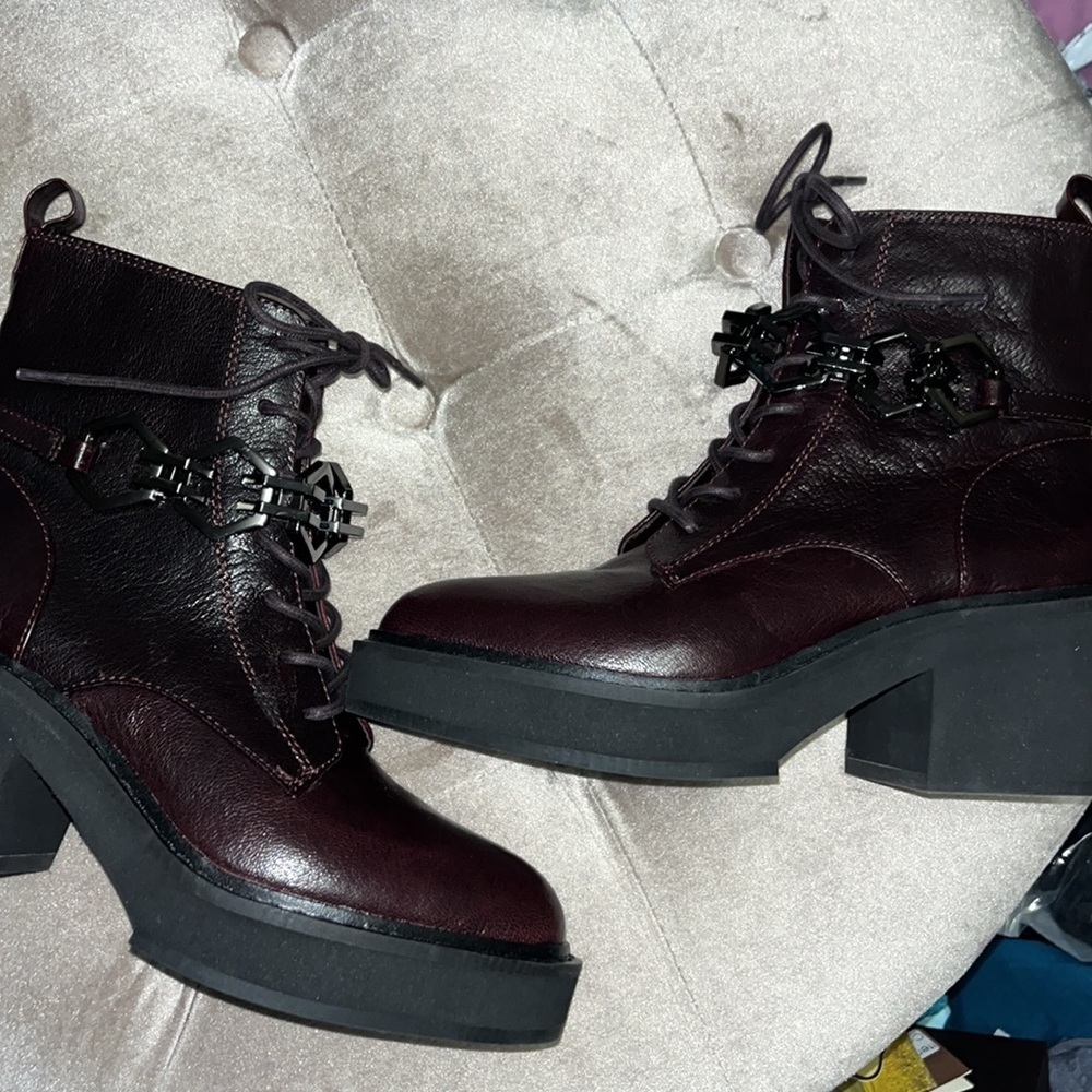 Vince Camuto, ankle boots with metallic chain detail, inside of the leg zipper. - Picture 8 of 9